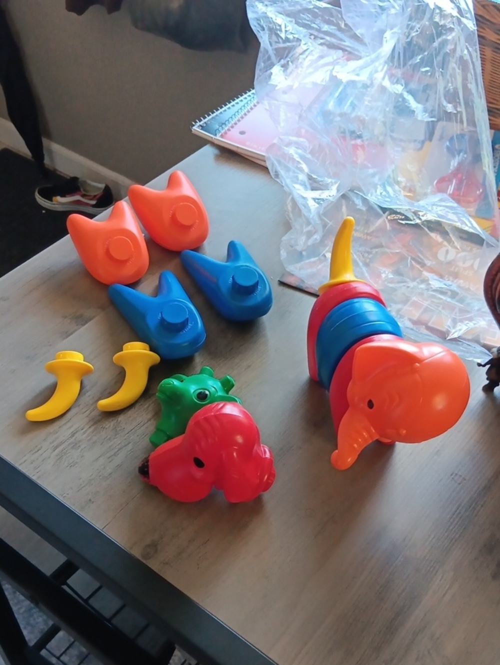 Vintage Tupperware  Zoo-it-Yourself Toy. 13 Piece.